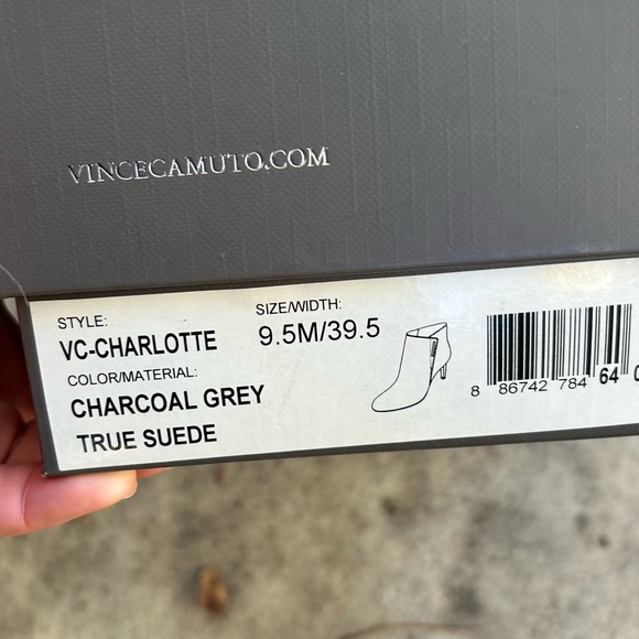 Vince Camuto Charlotte Suede Ankle boots, size 9.5 - Picture 10 of 11